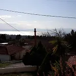 σπίτι στο βουνό αλλά μια ανάσα από τη θάλασσα