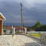 Σπίτι διακοπών σπίτι στο βουνό αλλά μια ανάσα από τη θάλασσα