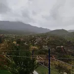 Σπίτι διακοπών σπίτι στο βουνό αλλά μια ανάσα από τη θάλασσα *