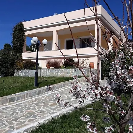 Holiday home σπίτι στο βουνό αλλά μια ανάσα από τη θάλασσα Paleochori