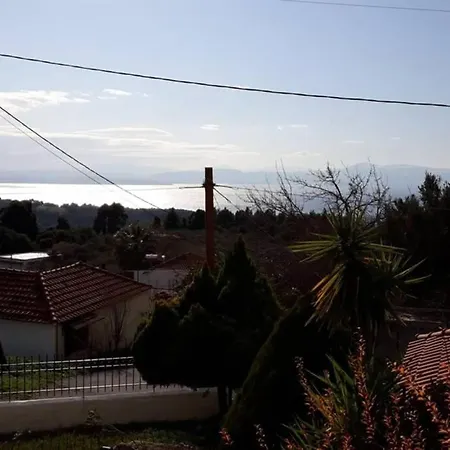 σπίτι στο βουνό αλλά μια ανάσα από τη θάλασσα